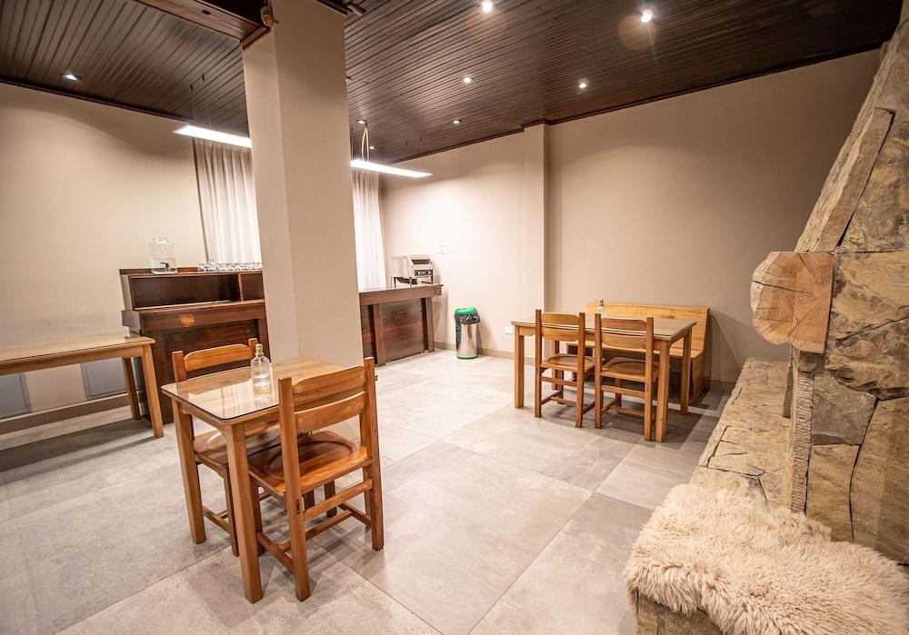 Tunqueley Hotel San Martin de los Andes Bagian luar foto