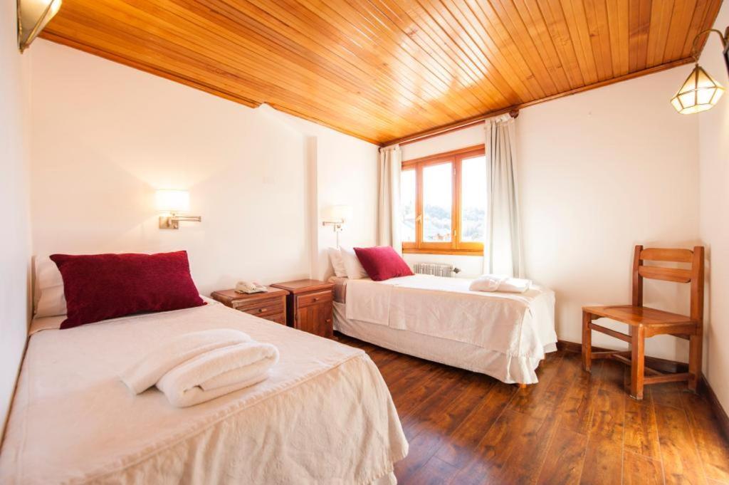 Tunqueley Hotel San Martin de los Andes Bagian luar foto