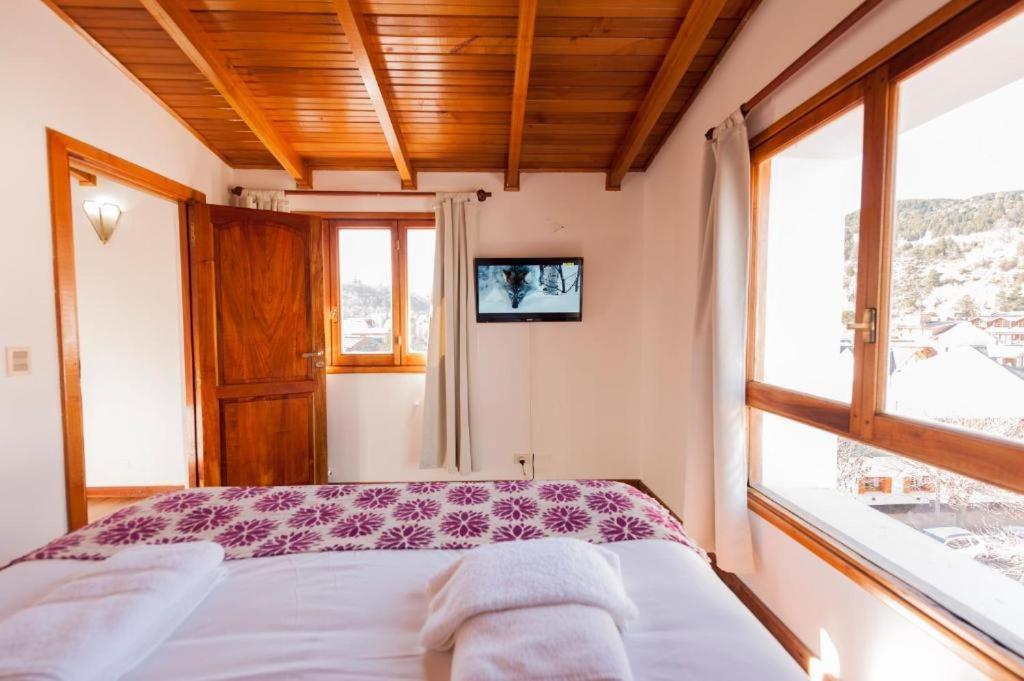 Tunqueley Hotel San Martin de los Andes Bagian luar foto